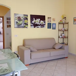 A Casa Di Ste - Vicino Aeroporto Falcone Borsellino , Carini Italia